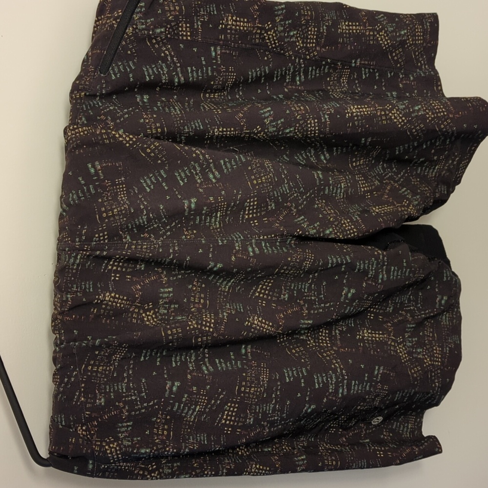 Lululemon 7 in shorts